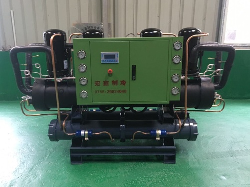 螺杆式冷水机