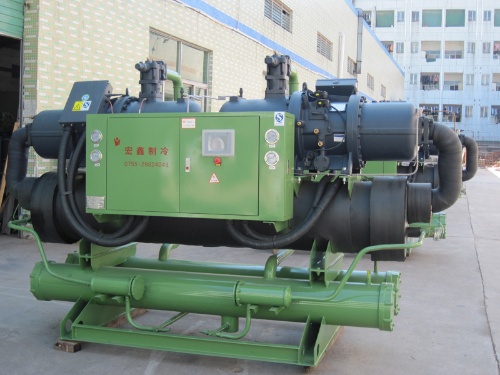 螺杆式冷水机
