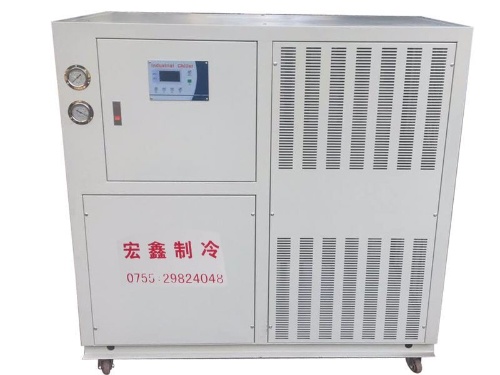 水冷涡旋式冷水机的作用